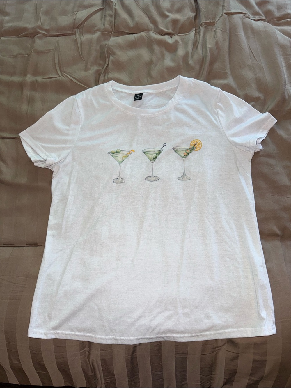 SHEIN White Crew Neck Tee